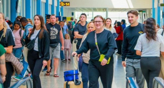 768 Flights Cancelled Amid Middle East Crisis